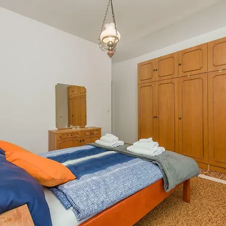 House Cattleya * Kostanje