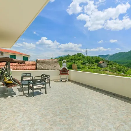 House Cattleya * Kostanje
